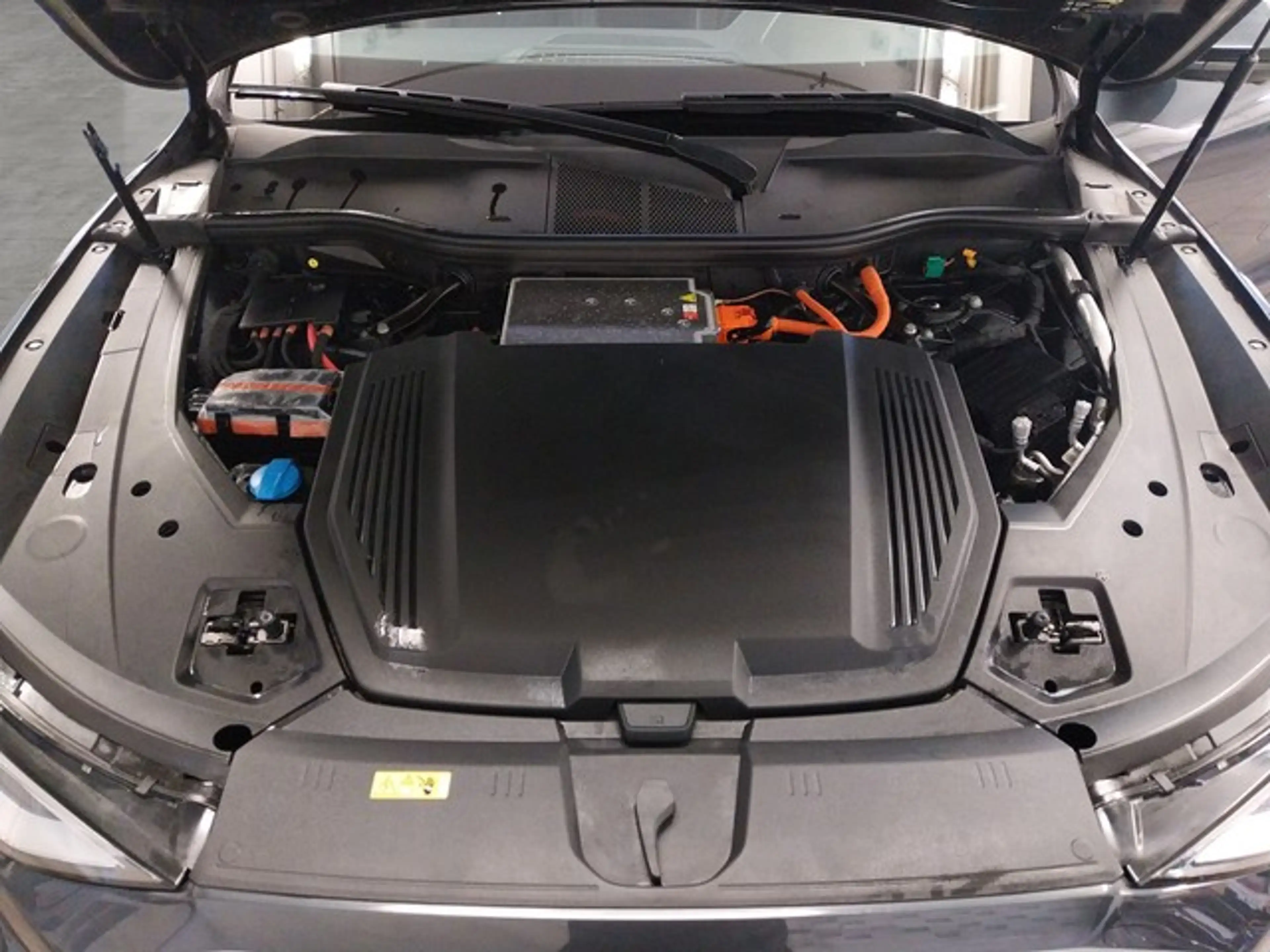 Audi Q8 e-tron 50 advanced AHK Pano Assistenzpaket+ — photo 15