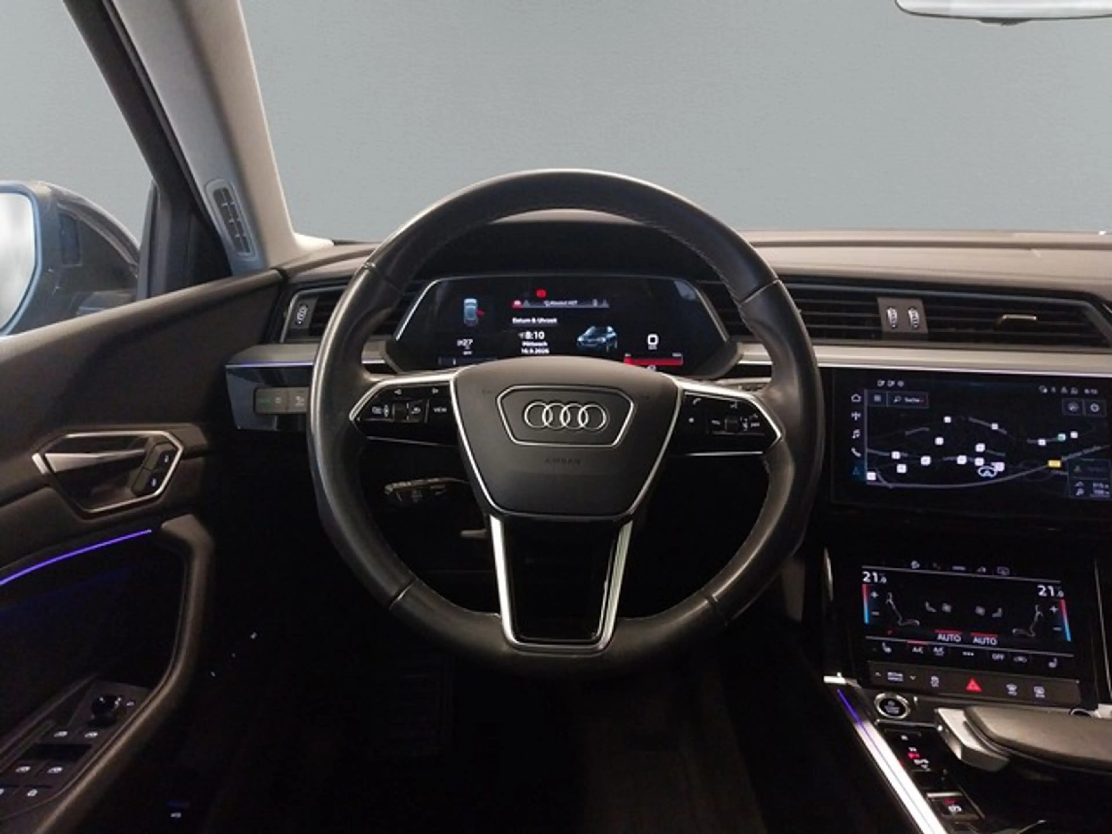 Audi Q8 e-tron 50 advanced AHK Pano Assistenzpaket+ — photo 10