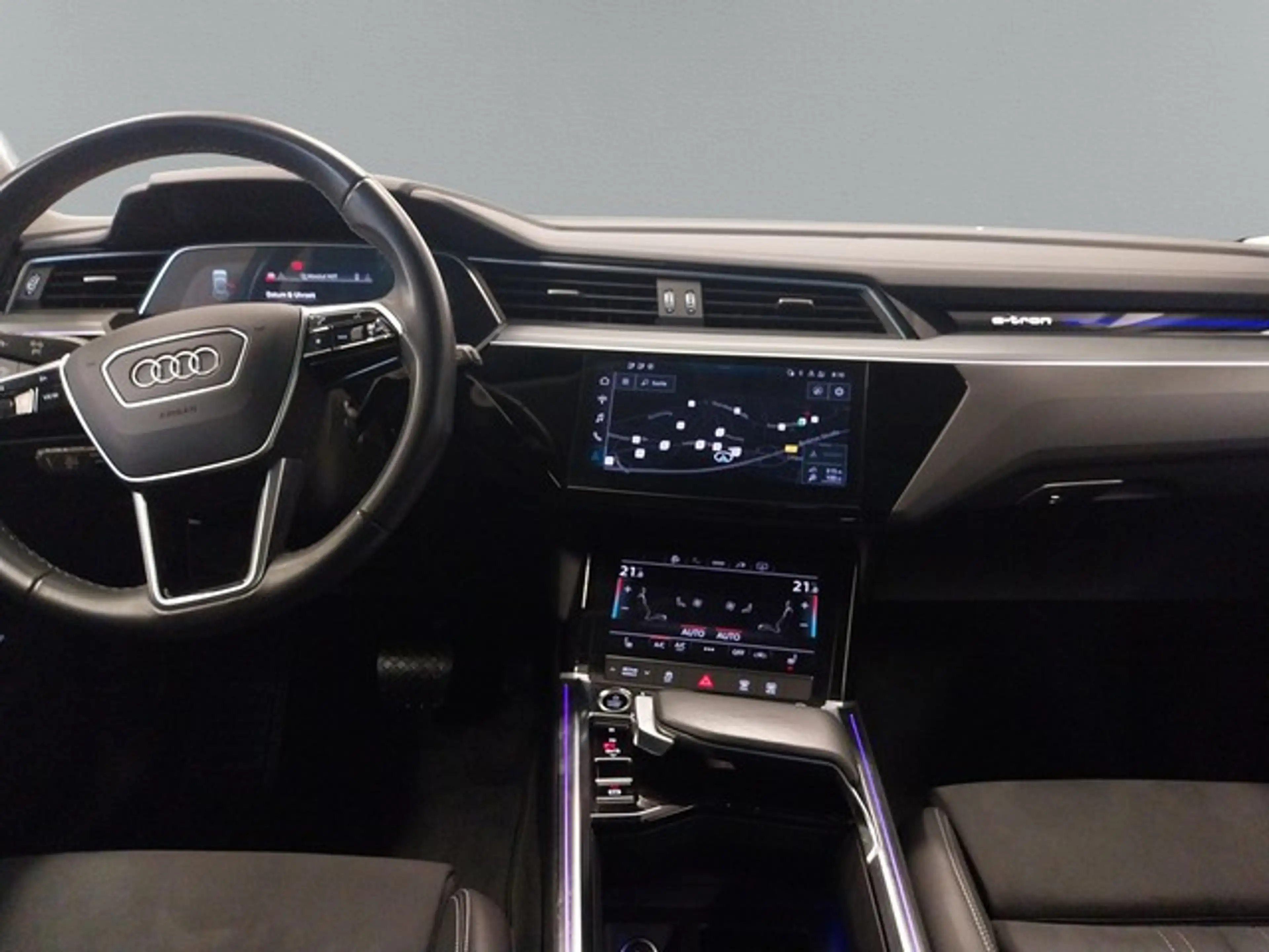 Audi Q8 e-tron 50 advanced AHK Pano Assistenzpaket+ — photo 9