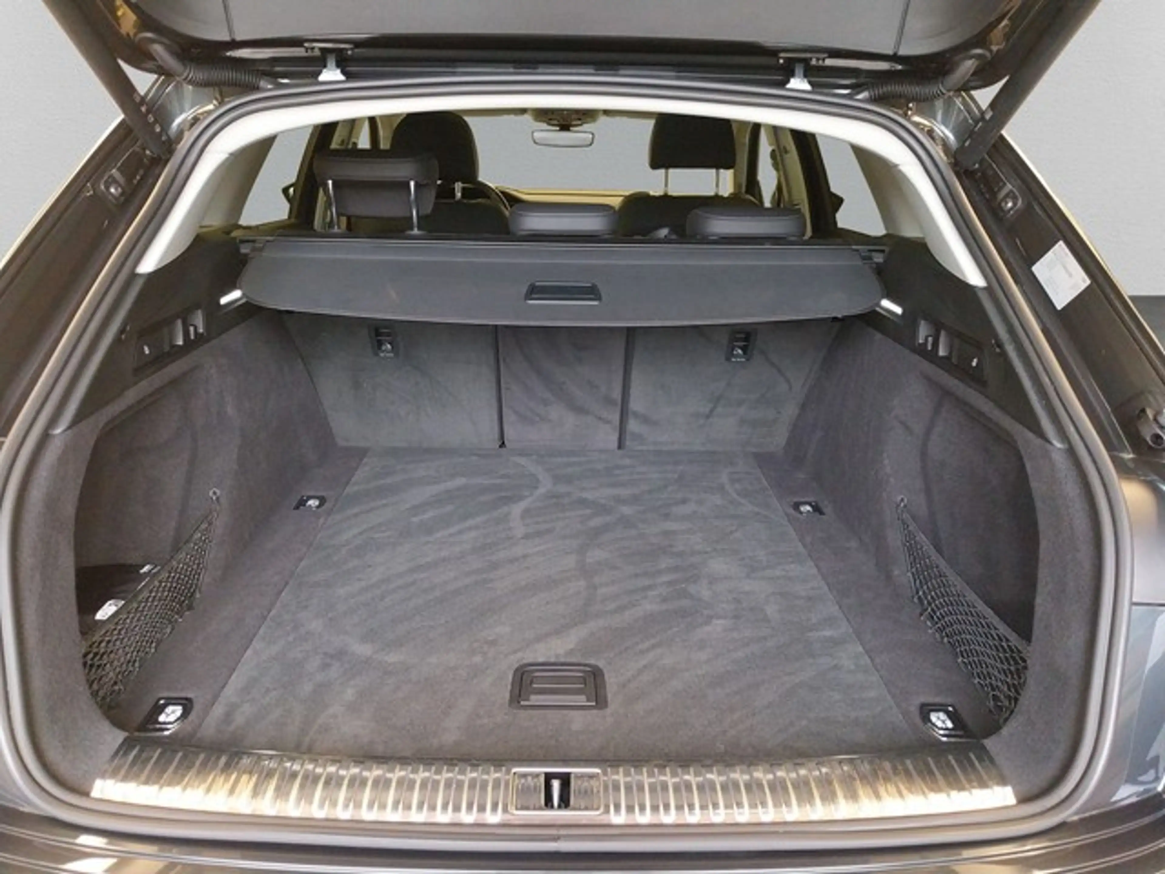 Audi Q8 e-tron 50 advanced AHK Pano Assistenzpaket+ — photo 14