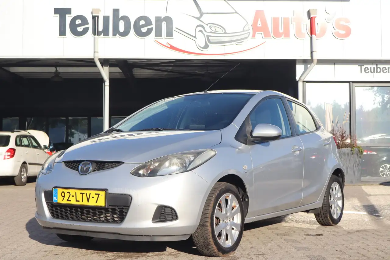 Mazda 2