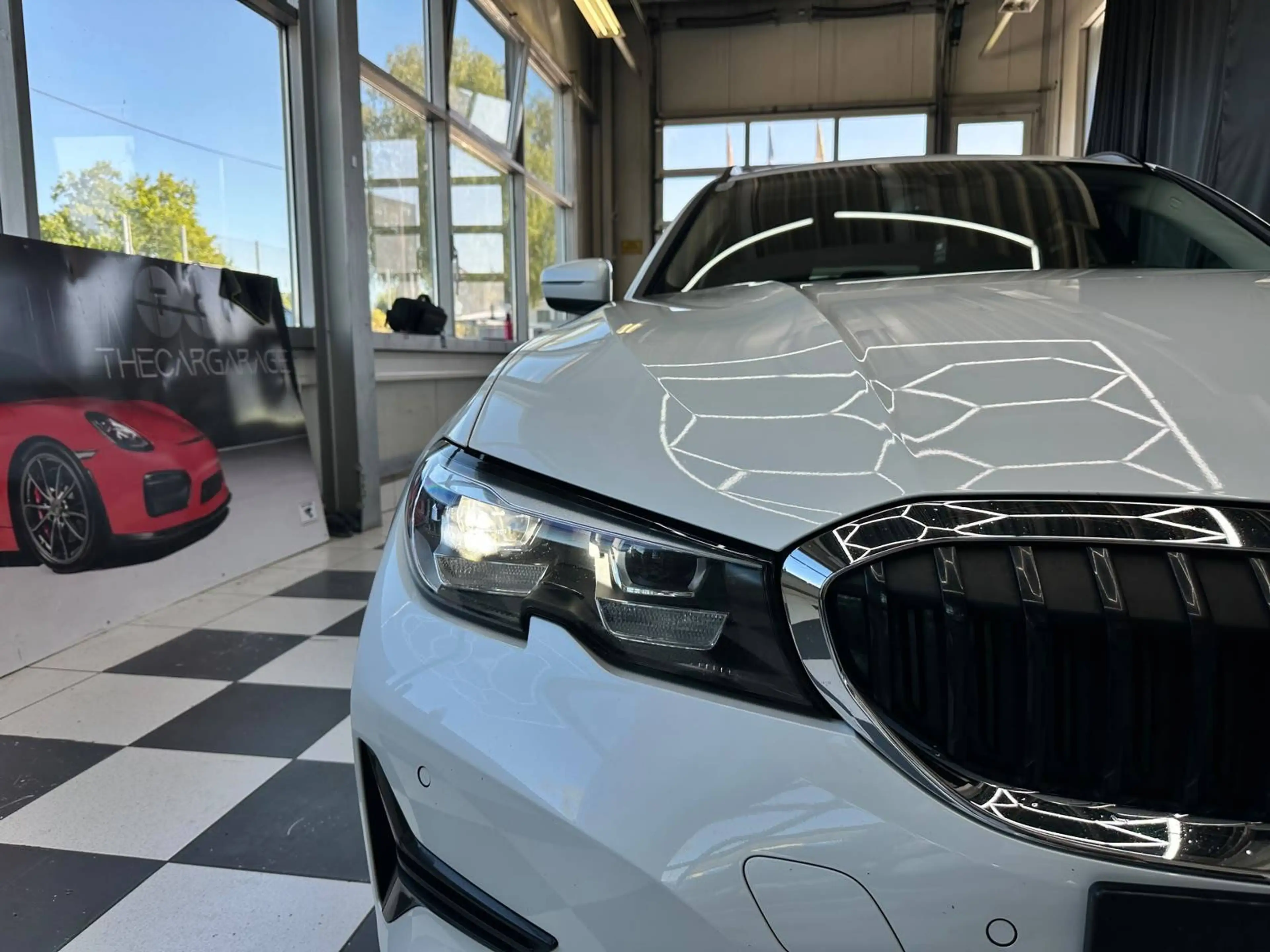 BMW 330 330 e xDrive Advantage — photo 4