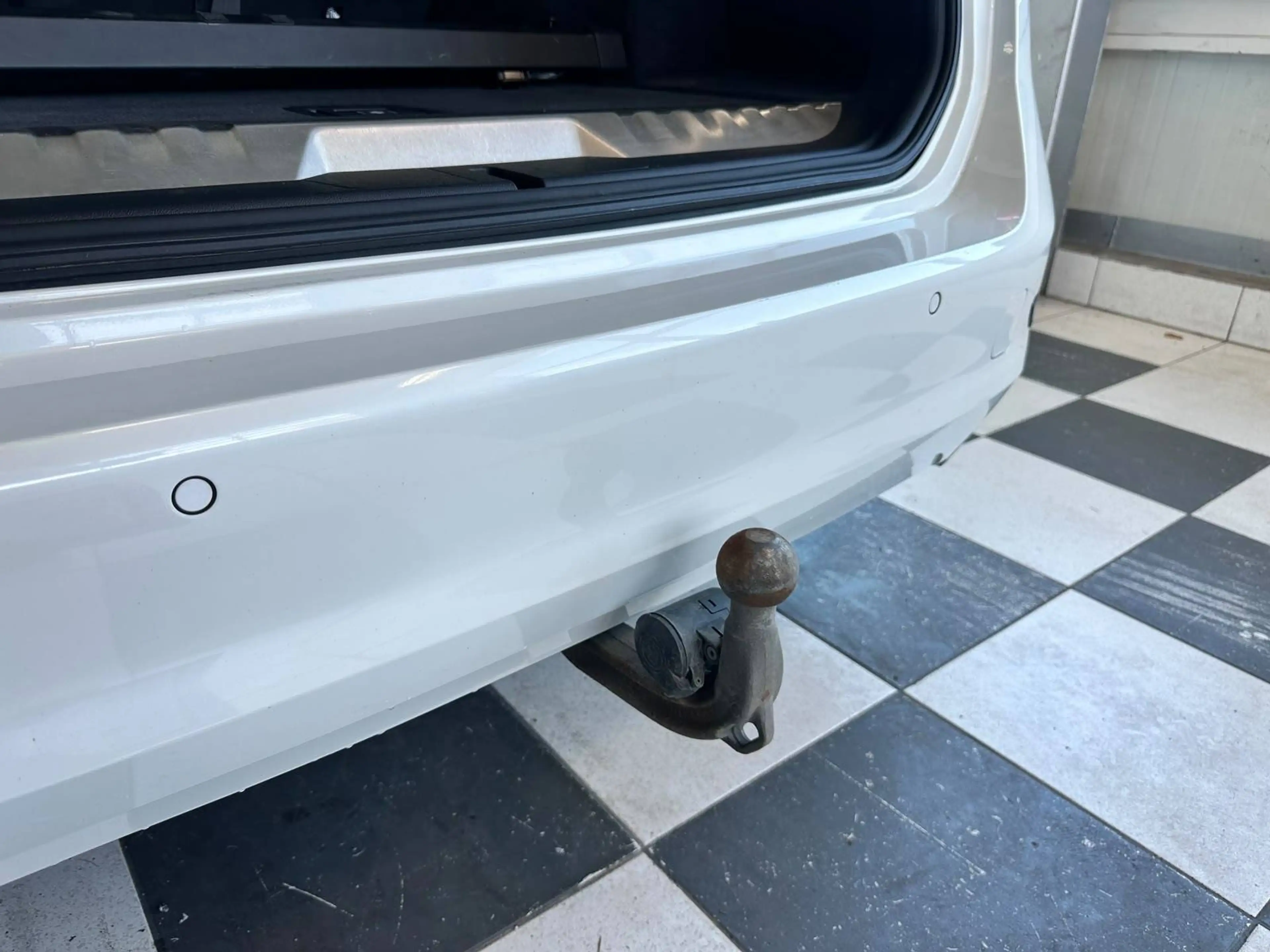 BMW 330 330 e xDrive Advantage — photo 12