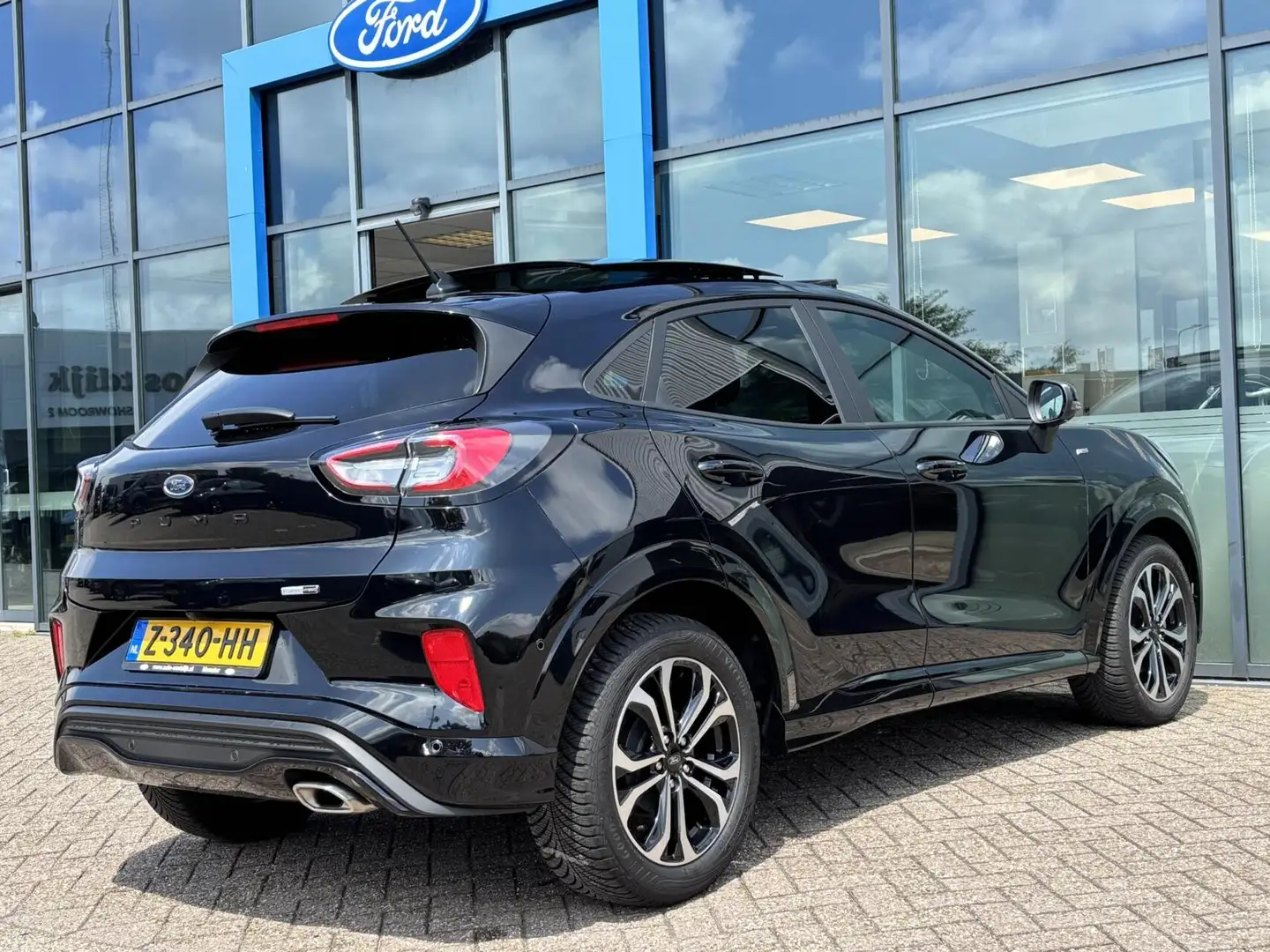 Ford Puma 1.0 EcoBoost Hybrid ST-Line 125PK Automaat Panodak Zwart - 2