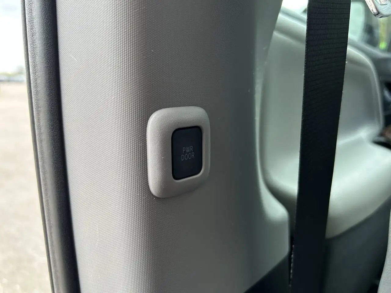 Toyota Sienna снимка Toyota Sienna