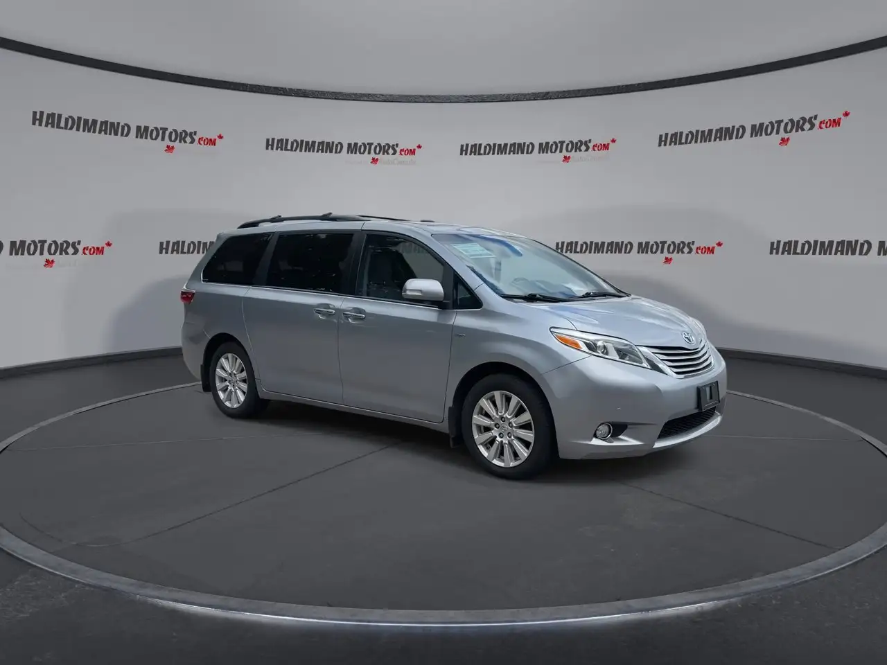 Toyota Sienna снимка Toyota Sienna