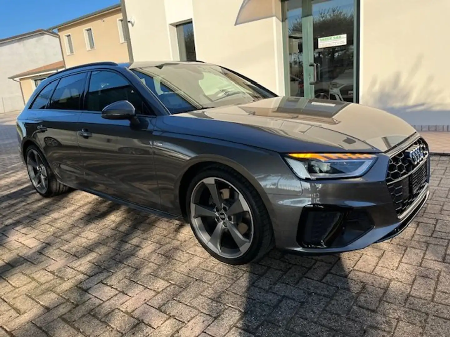 Audi A4 A4 Avant 2.0 TDI  DSG  s line VIRTUAL 163cv MATRIX Grau - 2
