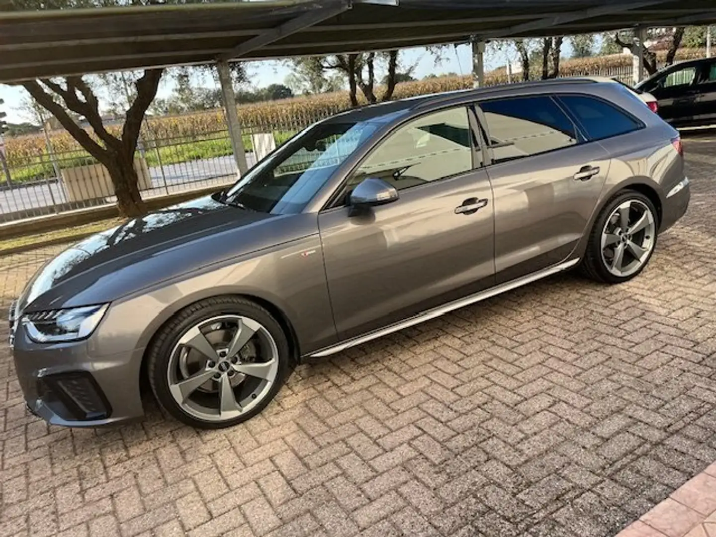 Audi A4 A4 Avant 2.0 TDI  DSG  s line VIRTUAL 163cv MATRIX Grau - 1