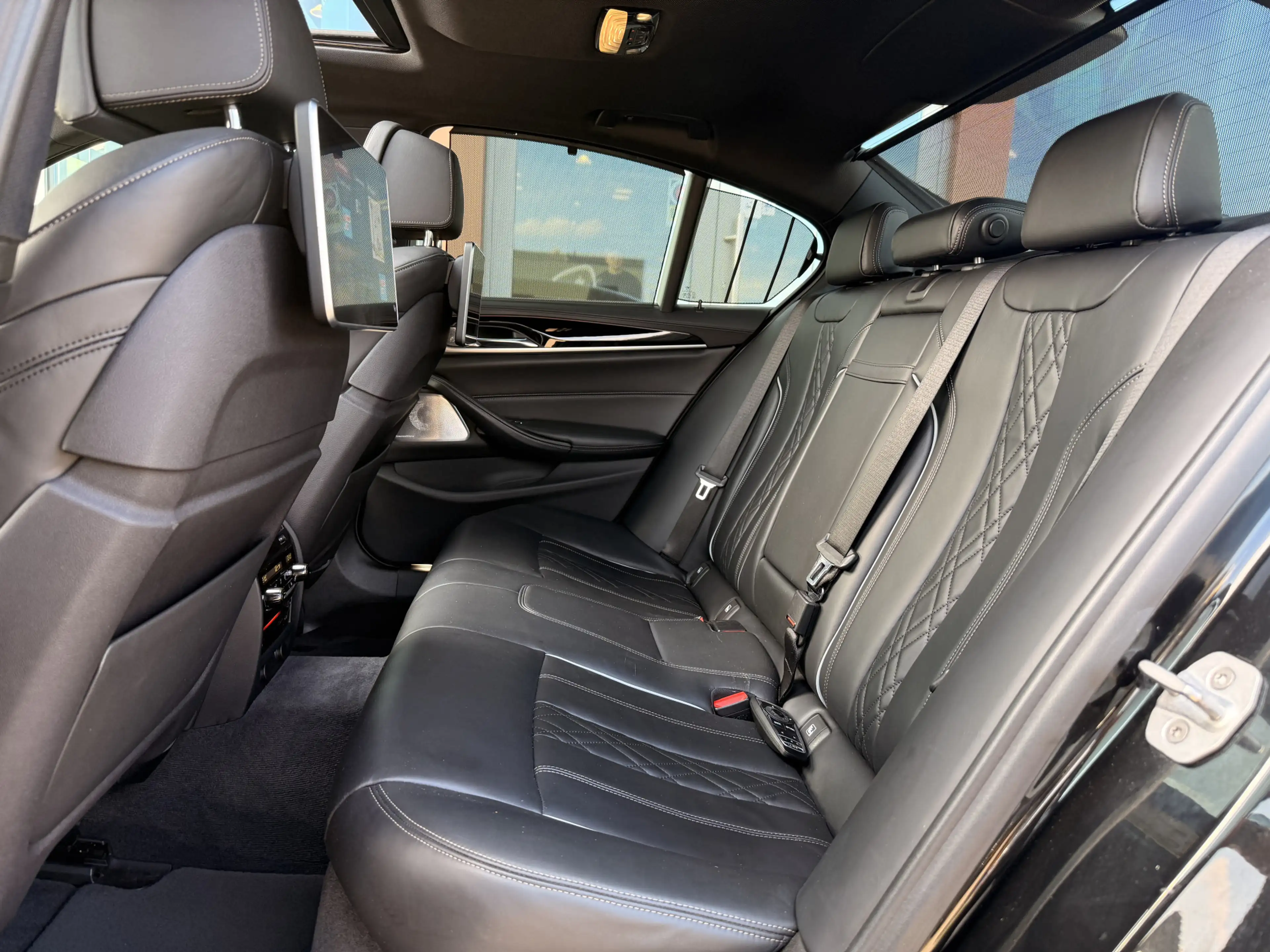 BMW M550 5-serie M550i xDrive High Executive | 4WS | Soft-C — photo 7