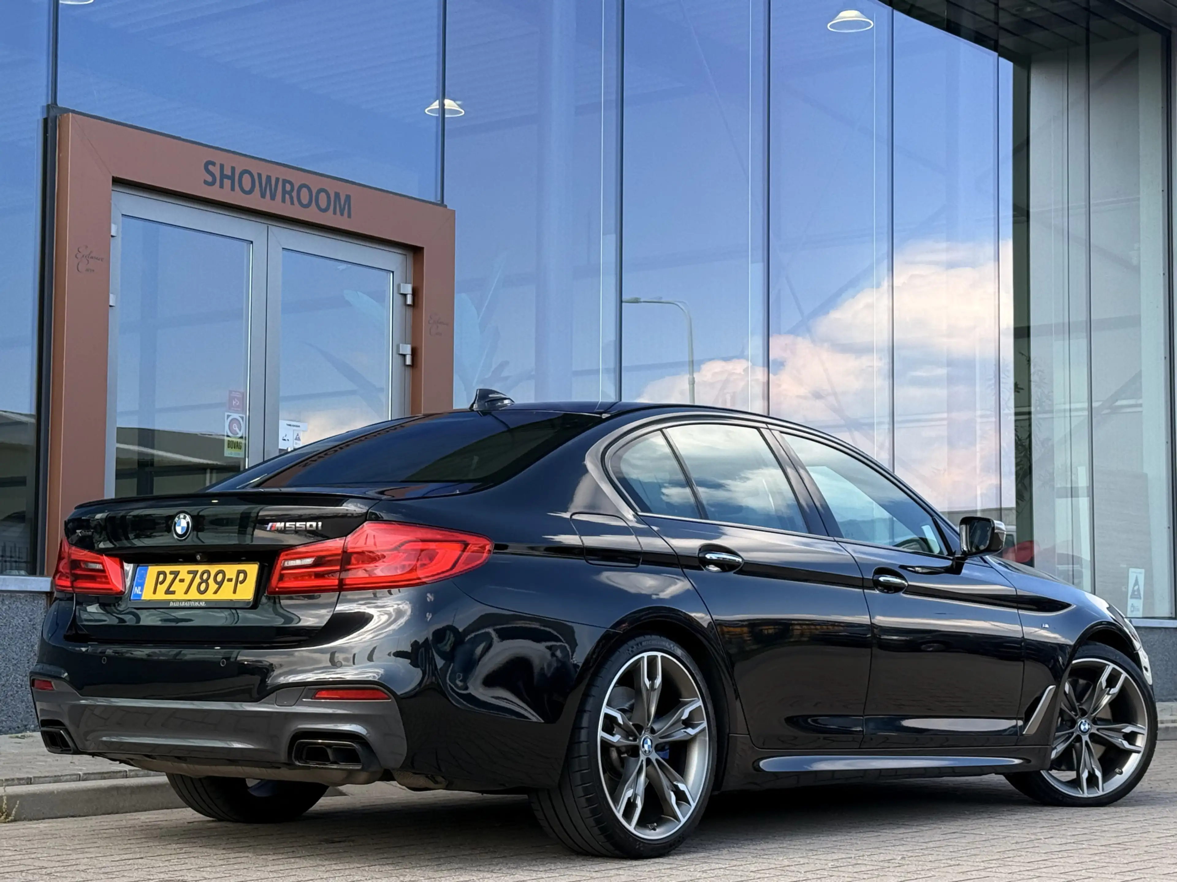 BMW M550 5-serie M550i xDrive High Executive | 4WS | Soft-C — photo 17