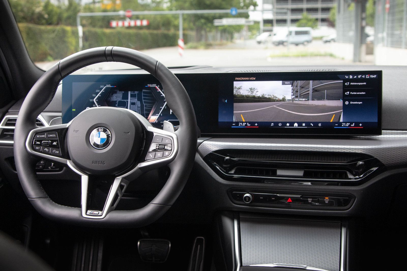 BMW 318 d T*M Sport*PANO*360°*HUD*Keyless*AHK*SHADOW* — photo 4