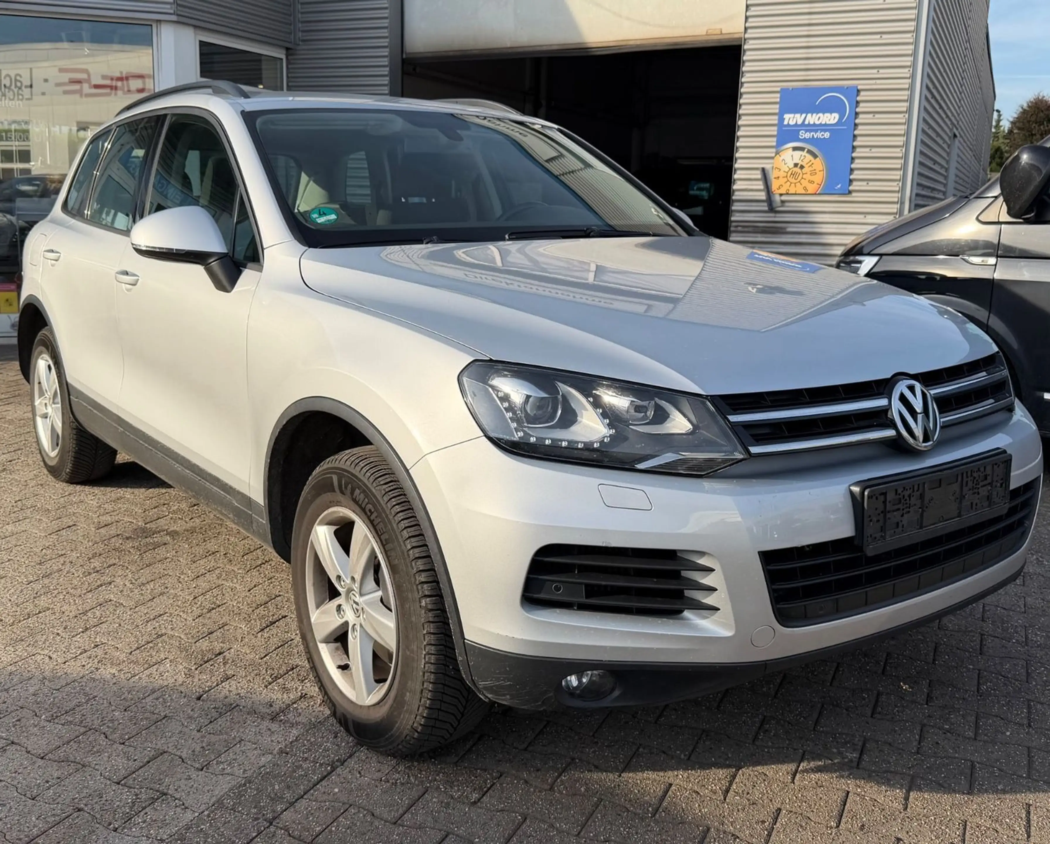 Volkswagen Touareg V6 TDI BMT — photo 2