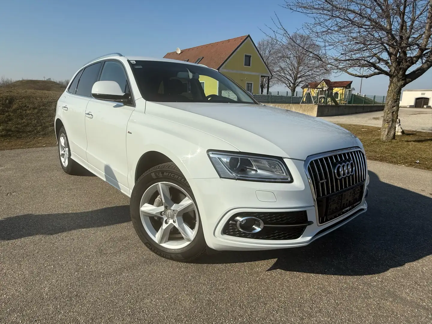 Audi Q5 2,0 TDI quattro S-Line - 1