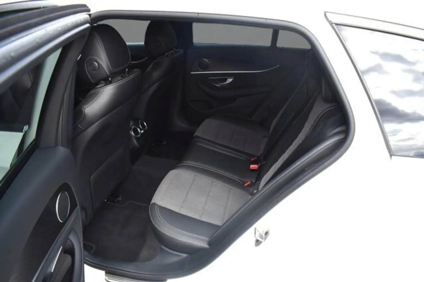 Mercedes-Benz E 200 d T Avantgarde Standhzg/360/LED/Totwinkelas Blanc - 2