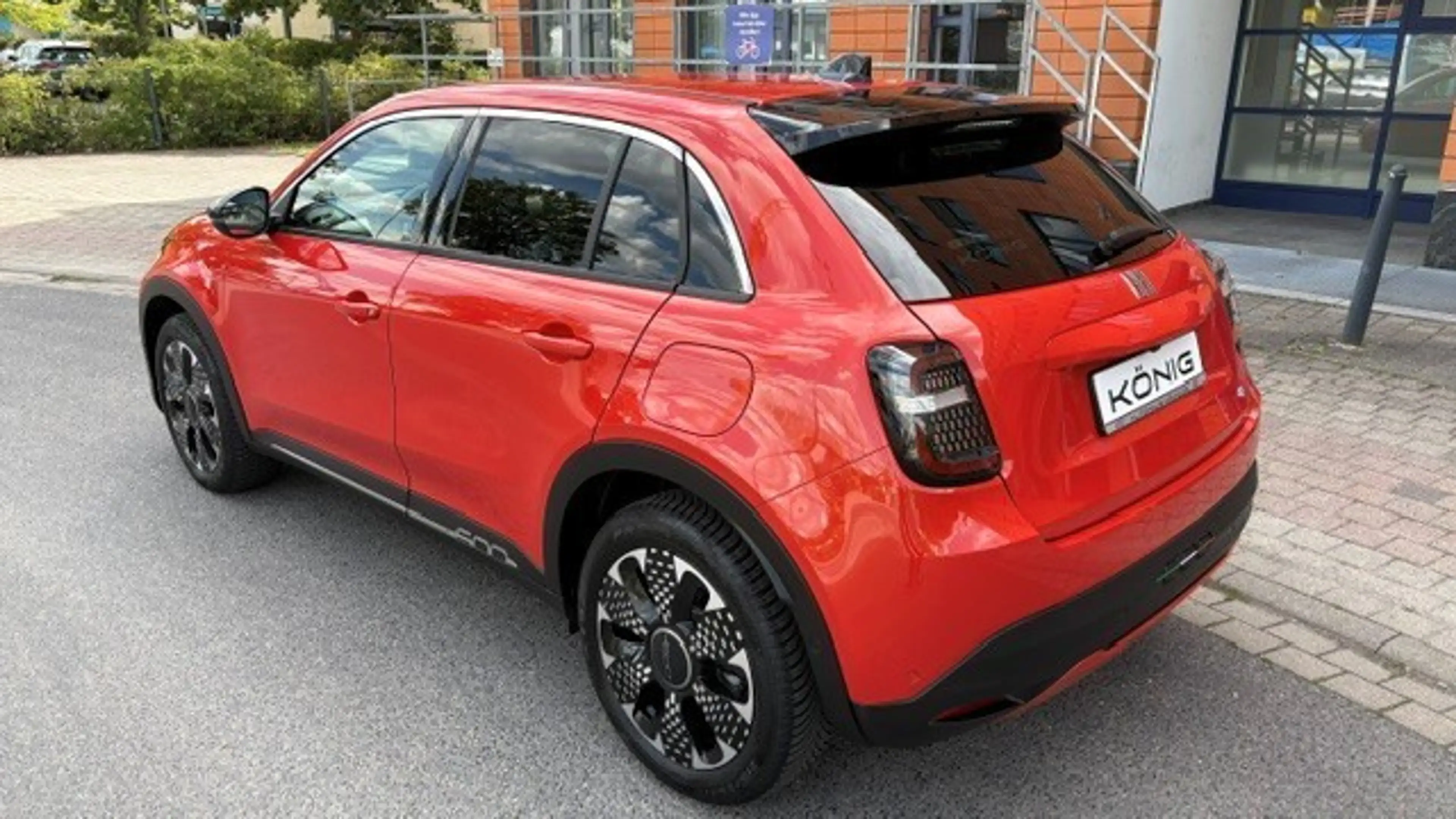 Fiat 600e La Prima Navi — photo 3