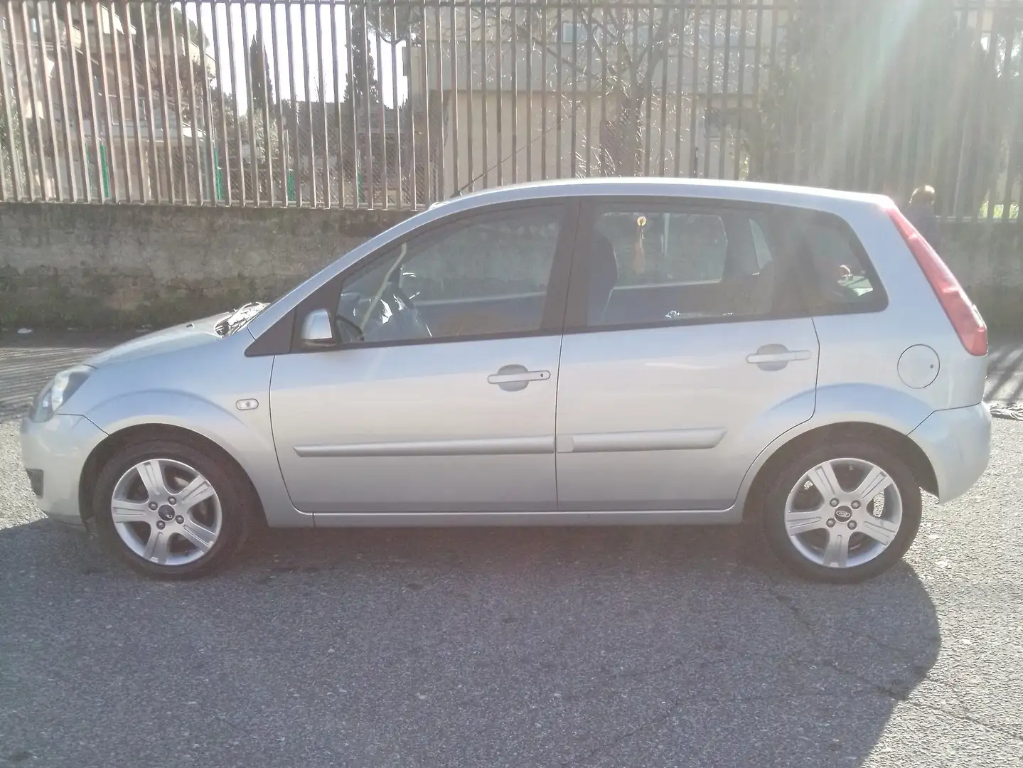 Ford Fiesta Fiesta+V+2006+5p+1.4+tdci+Titanium Beige - 2