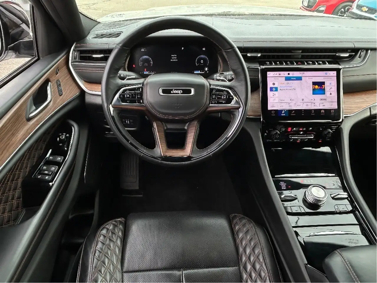 Jeep Grand Cherokee снимка Jeep Grand Cherokee