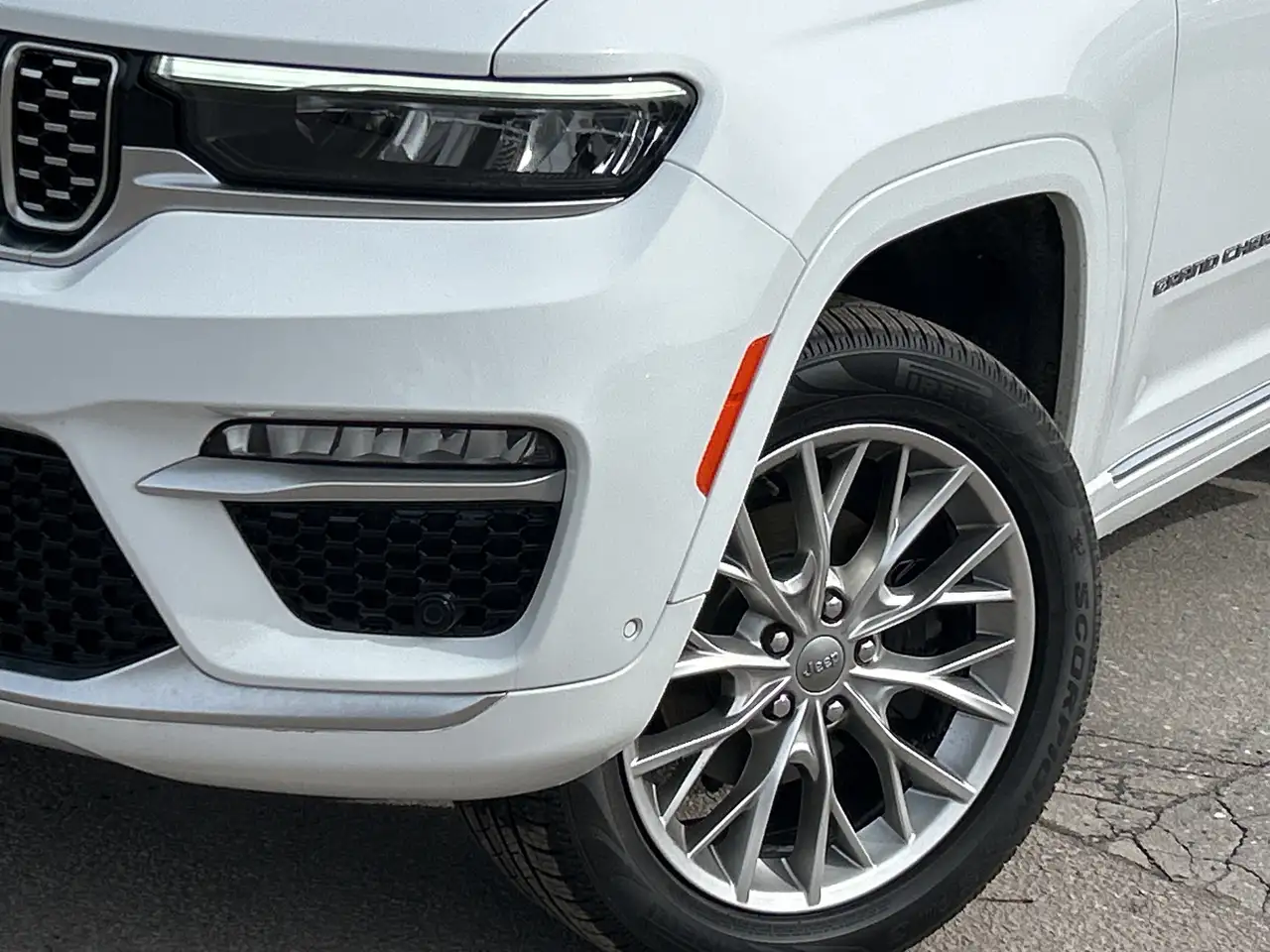 Jeep Grand Cherokee снимка Jeep Grand Cherokee