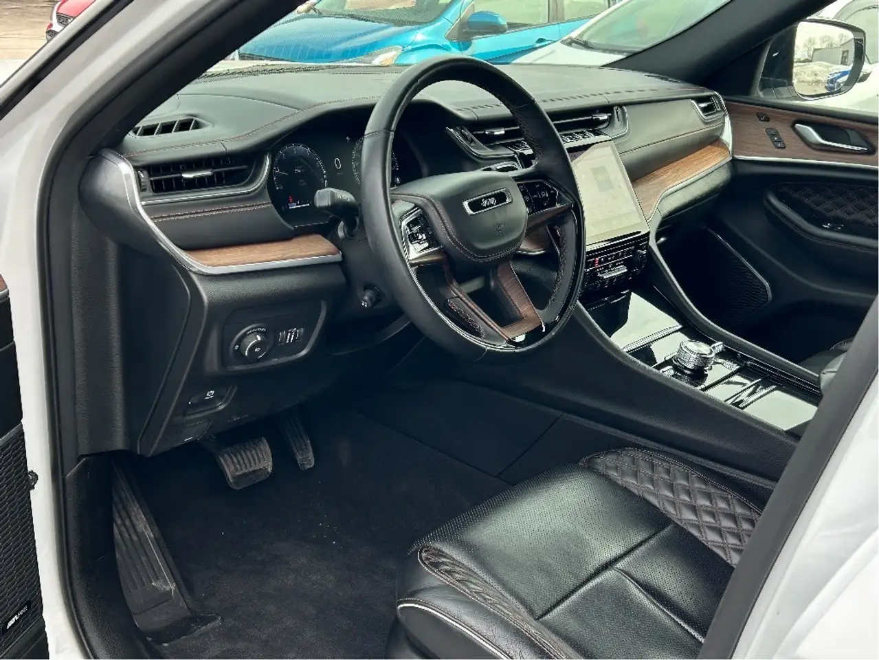 Jeep Grand Cherokee снимка Jeep Grand Cherokee