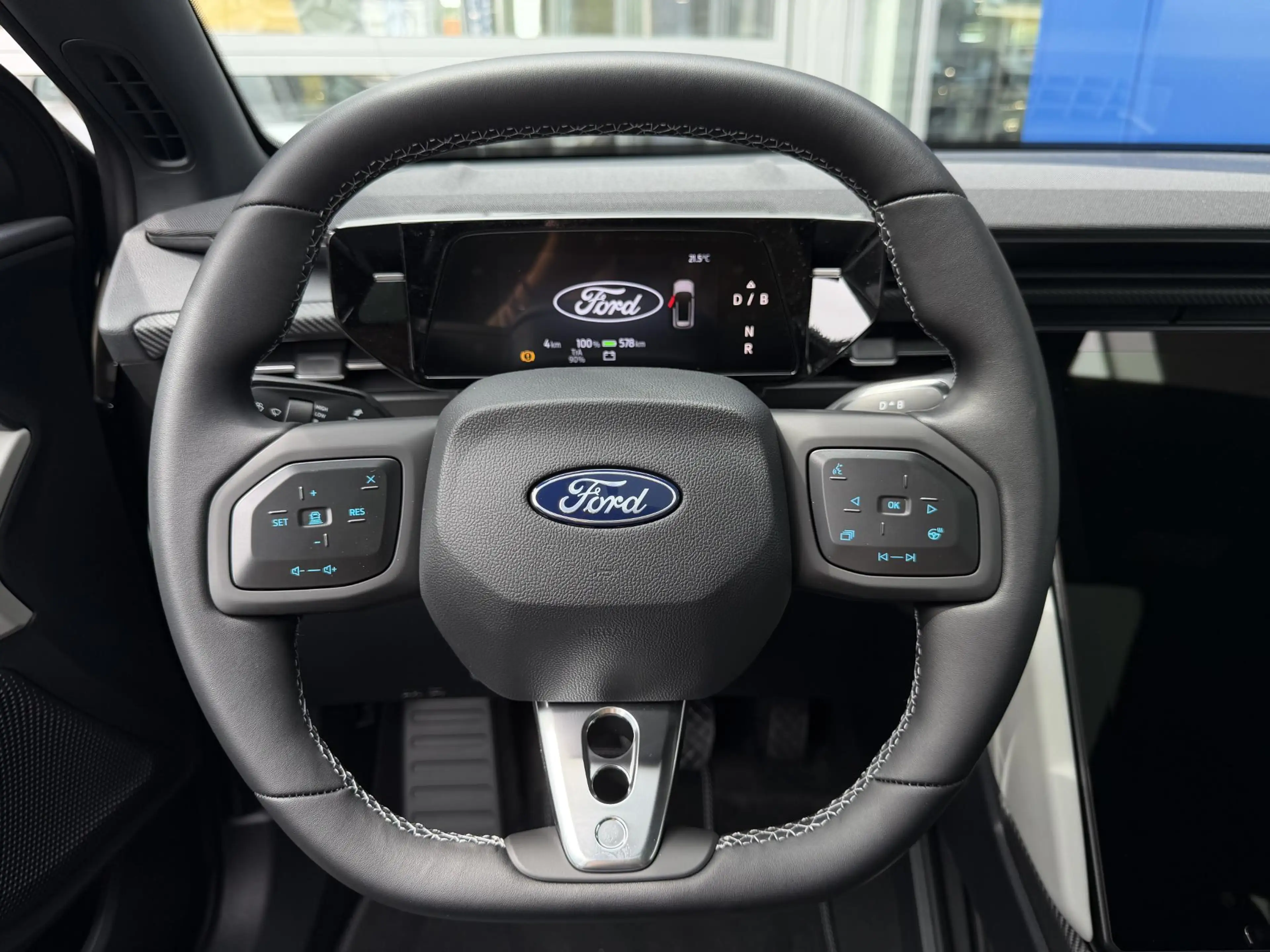 Ford Capri Premium Extended Range RWD 79 kWh Beschikbaar vana — photo 18