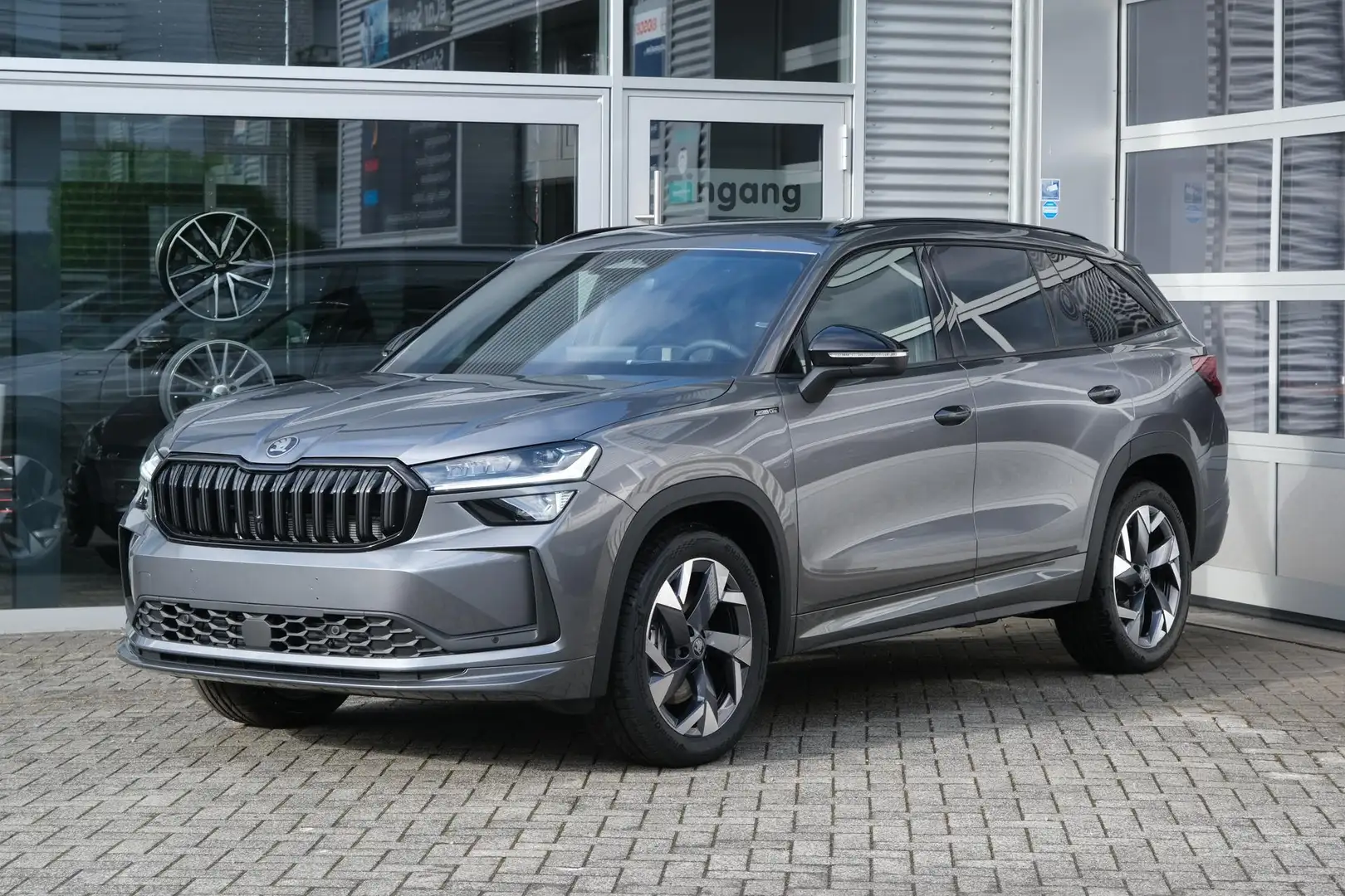 Skoda Kodiaq 1.5 TSI mHEV DSG Sportline AHK 7-Sitze Matrix N... Grau - 1