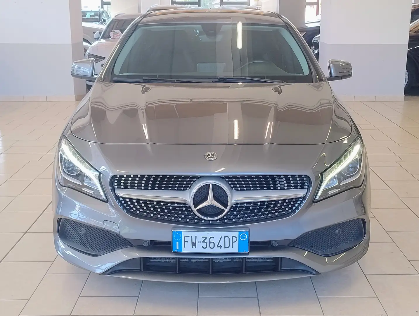 Mercedes-Benz CLA 200 Shooting Brake d Premium 4matic auto FL Grigio - 2