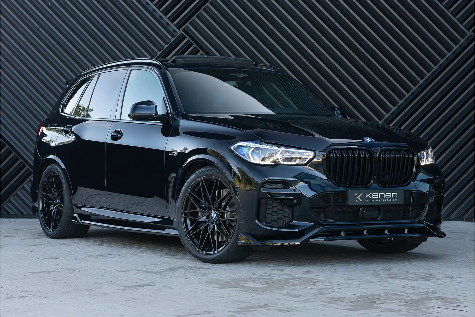 BMW X5 xDrive45e M-Sport ACC Pano Mstoel 360 Ambient Stuu Zwart - 1