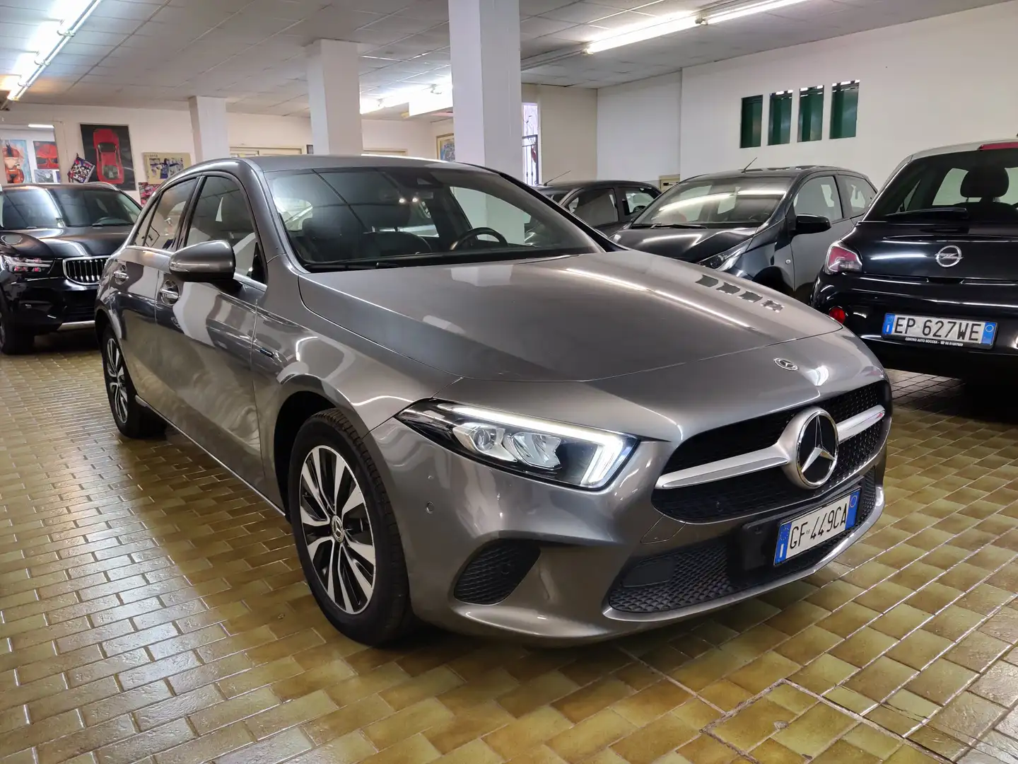 Mercedes-Benz A 250 Classe A 250 EQ-POWER Business Extra automatica Grigio - 1