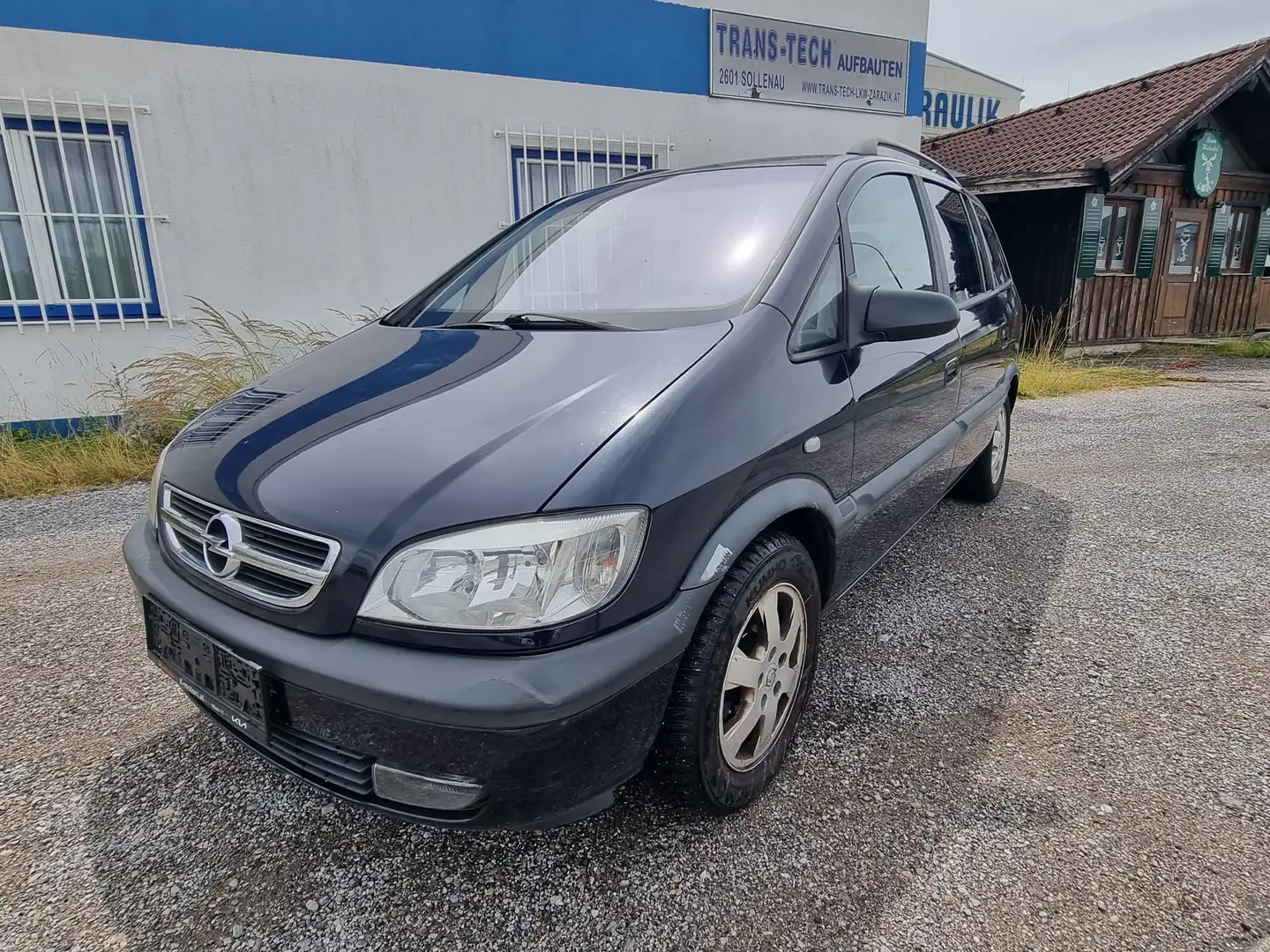 Opel Zafira 2,0 16V DTI Aut. Grau - 1