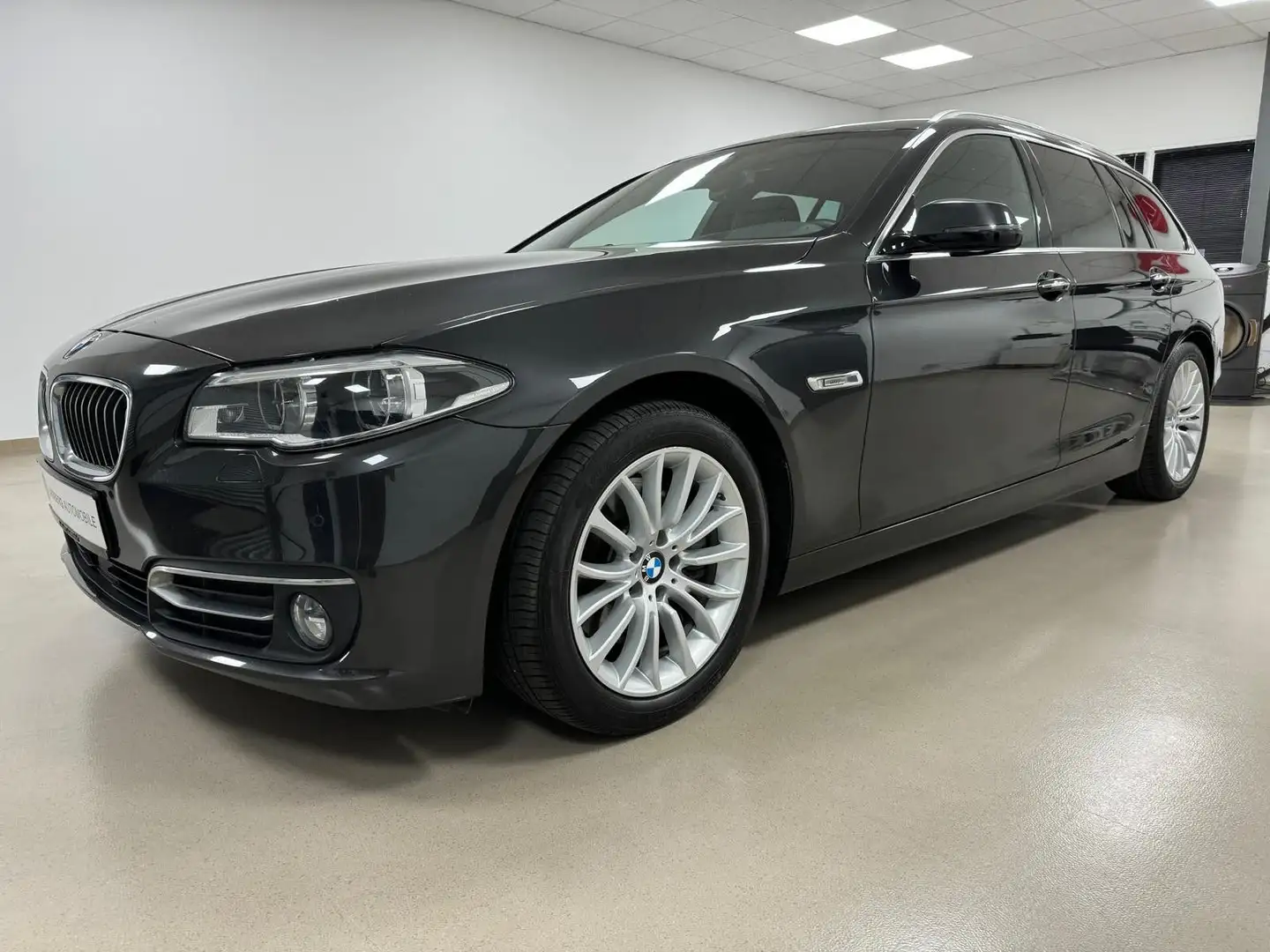 BMW 530 5 Touring 530 d xDrive*PDC*LMF*AC*NAVI*TEMP*H&K* Grau - 1