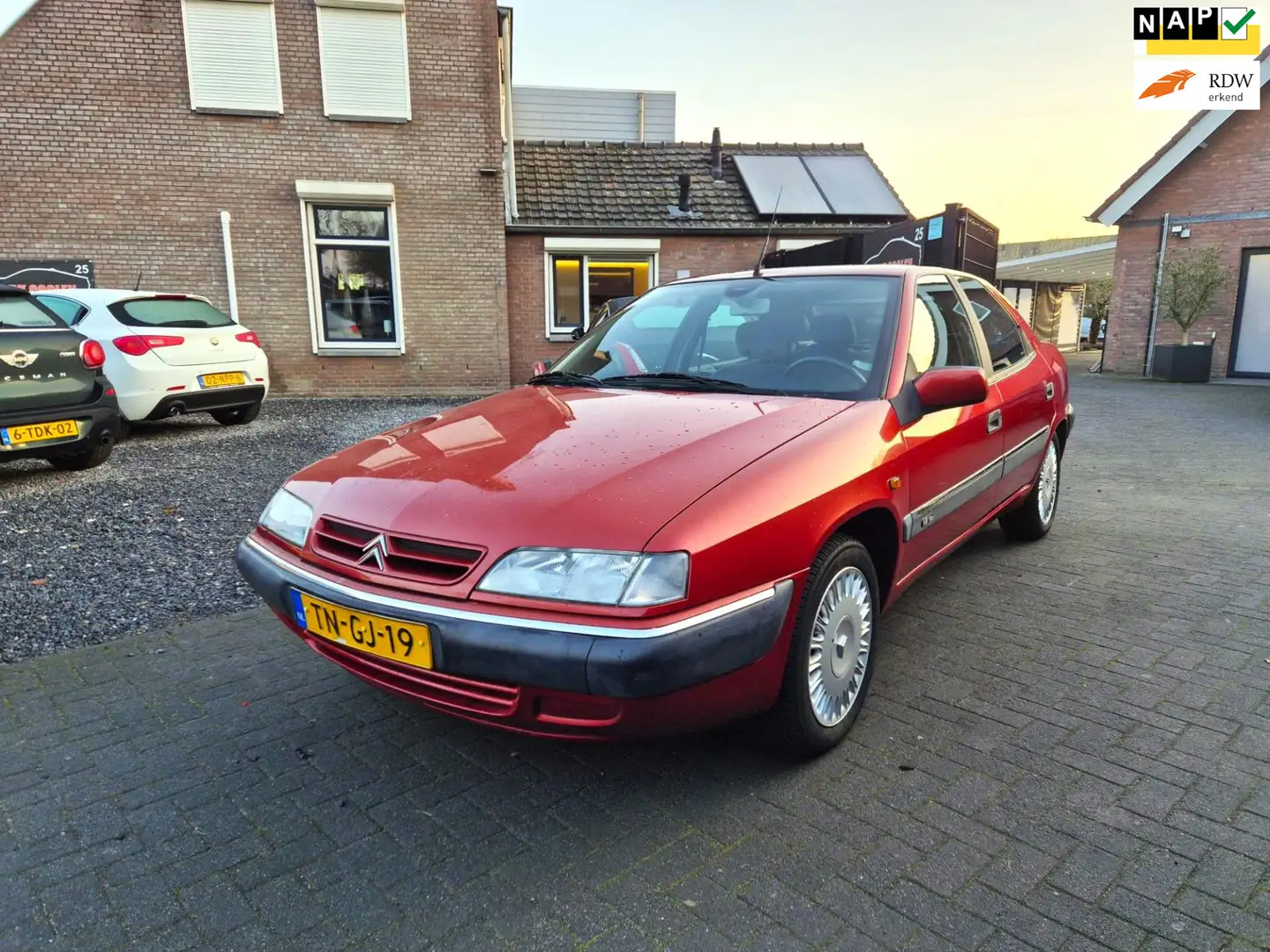 Citroen Xantia 1.8i-16V Automaat Navi Airco Rot - 1