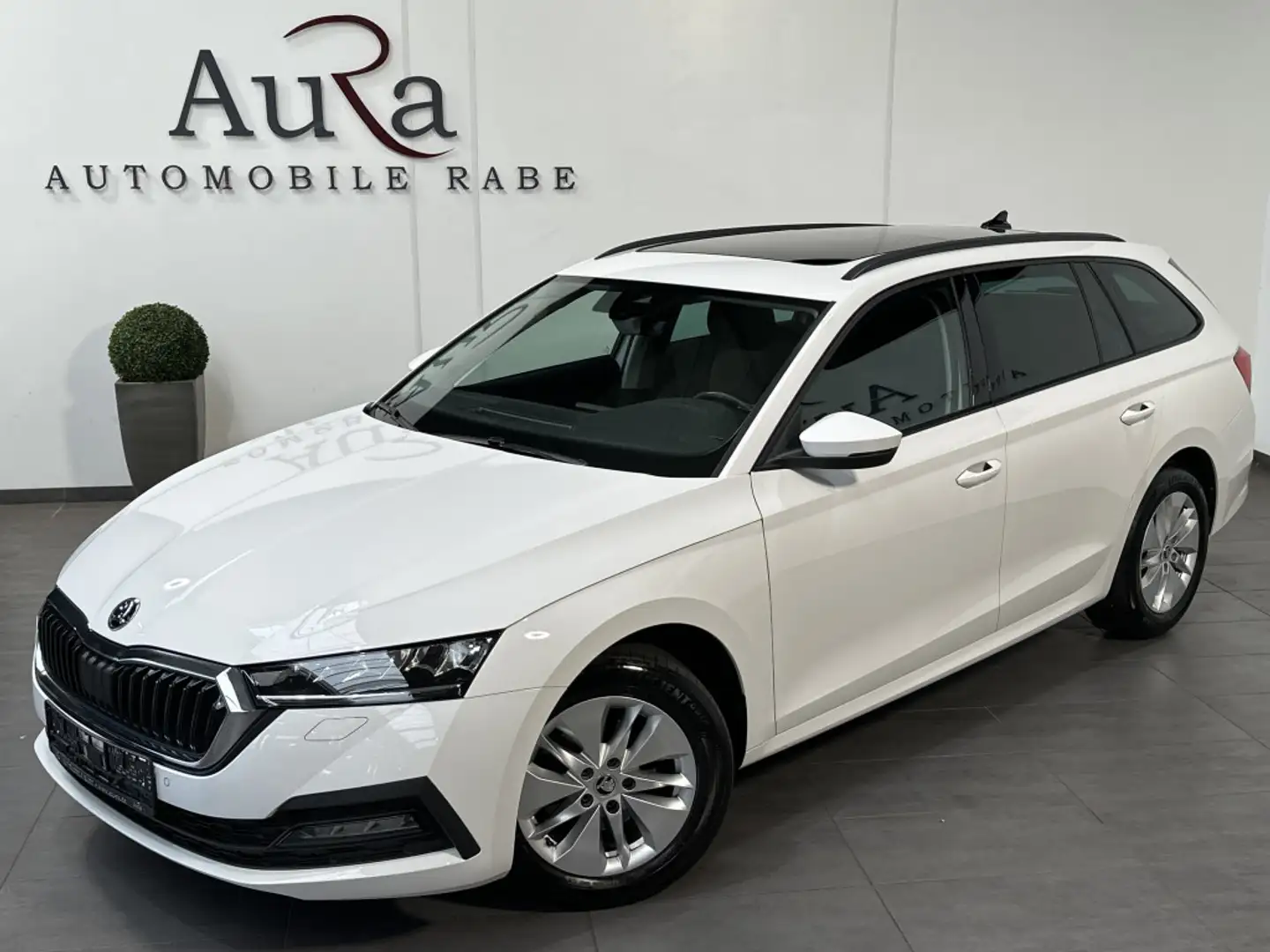 Skoda Octavia Combi 2.0 TDI DSG Ambition NAV+LED+PANO Blanc - 2