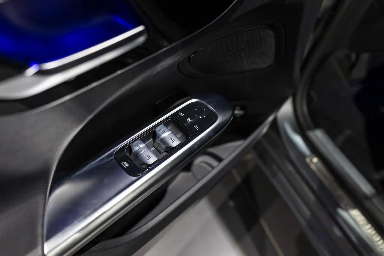 Mercedes-Benz C-Class Estate C e Luxury Line AMBIENT LIGHTNING NAVI, миниатюра 24