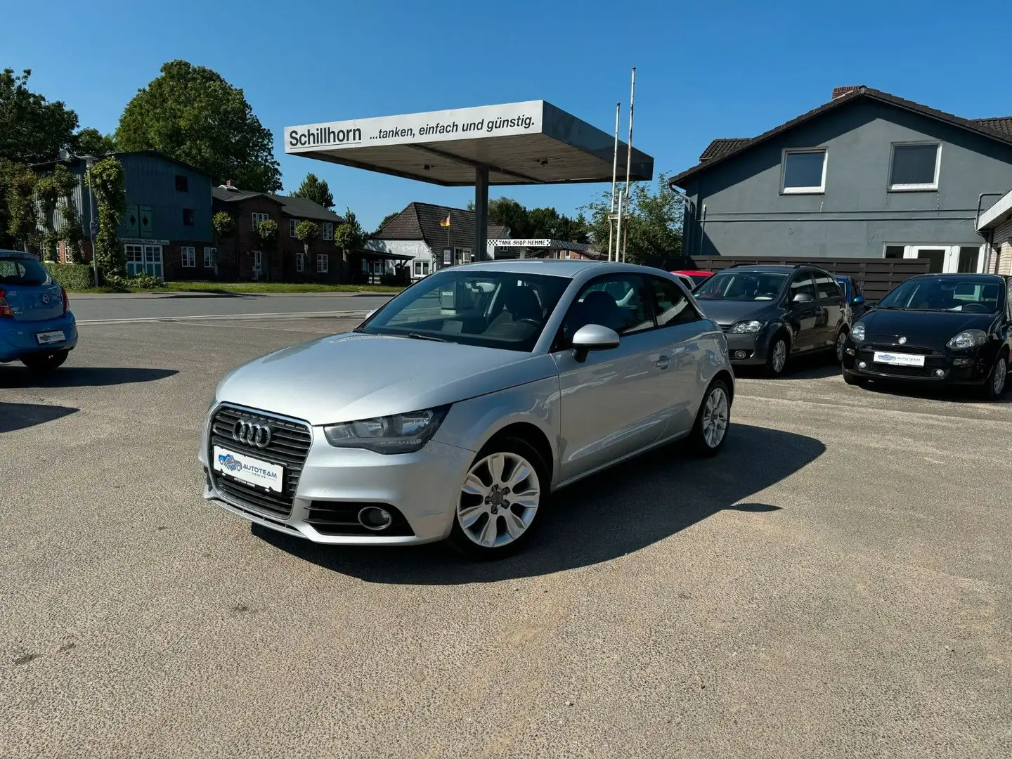 Audi A1 ambition HU+SERVICE NEU/KLIMA/TEMPOMAT/SH/BC Silber - 1
