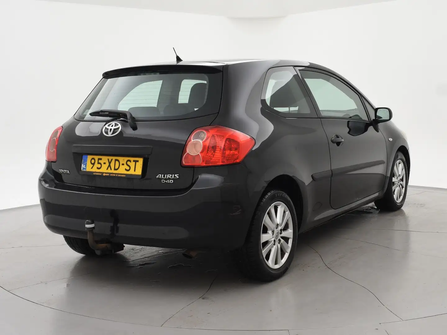 Toyota Auris 2.0 D-4D DIESEL 3-DEURS LUNA + TREKHAAK | CLIMATE Zwart - 2