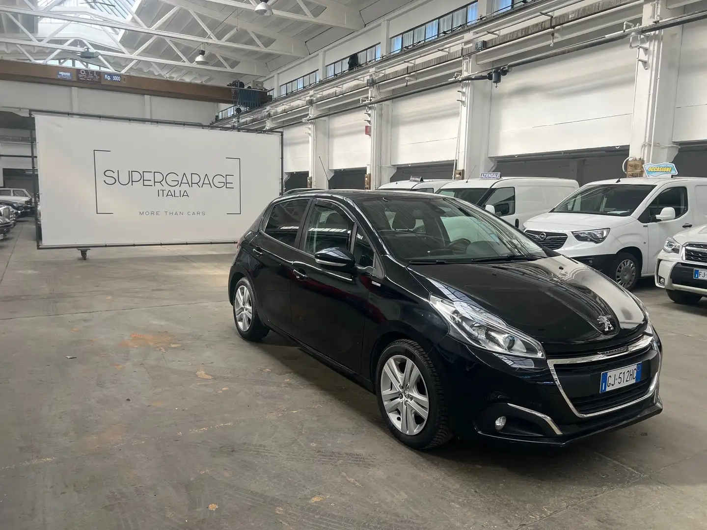 Peugeot 208 208 5p 1.2 puretech Allure 82cv Zwart - 2