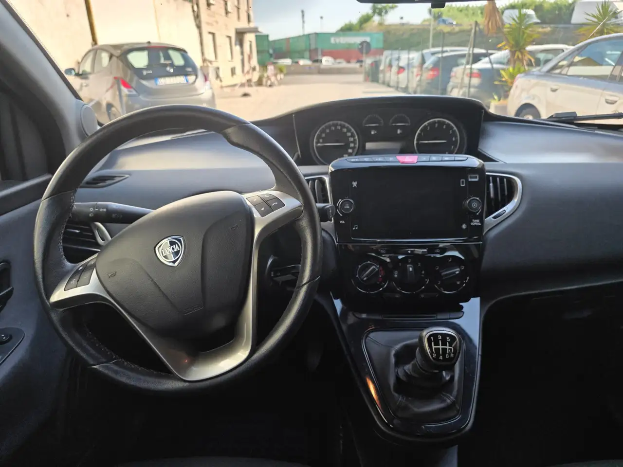 Lancia Ypsilon 2022 — фото 12