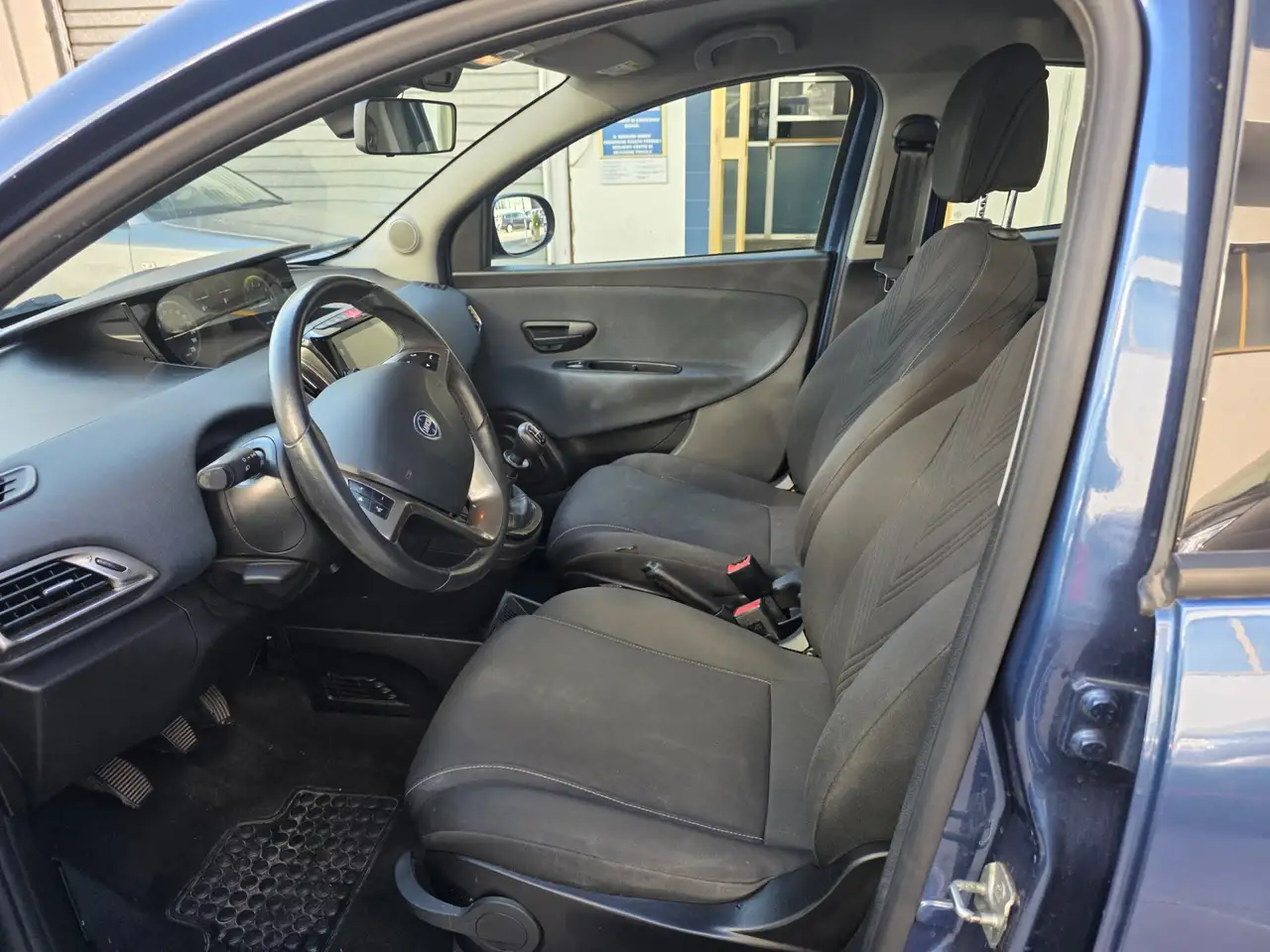 Lancia Ypsilon 2022 — фото 13