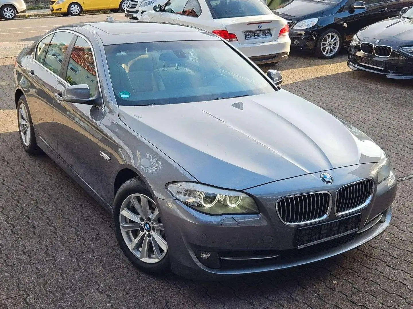 BMW 528 i  Lim. 6-Zylinder-Navi-Leder Grau-1.Hand Grau - 1
