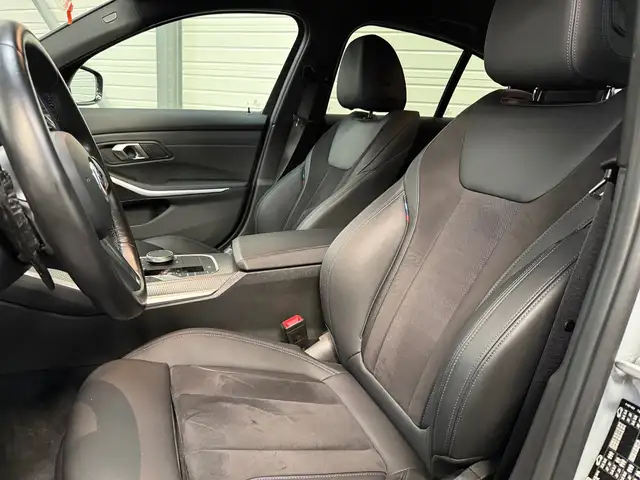 BMW 3 Series view 12