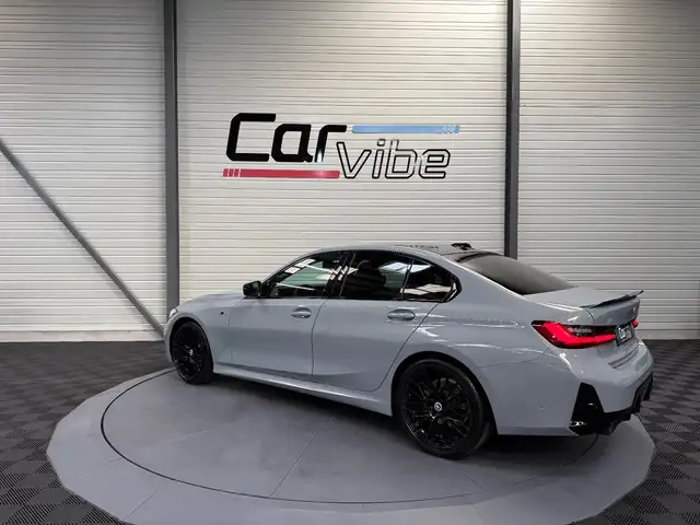 BMW 3 Series view 6