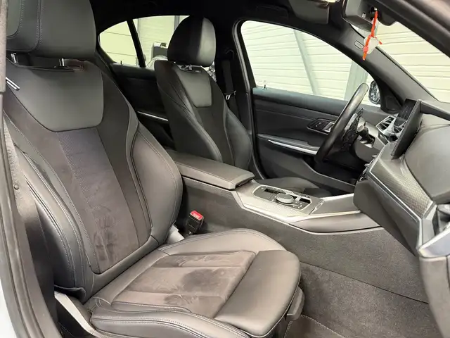 BMW 3 Series view 10