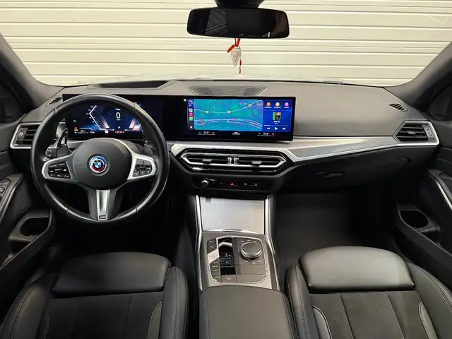BMW 3 Series view 2