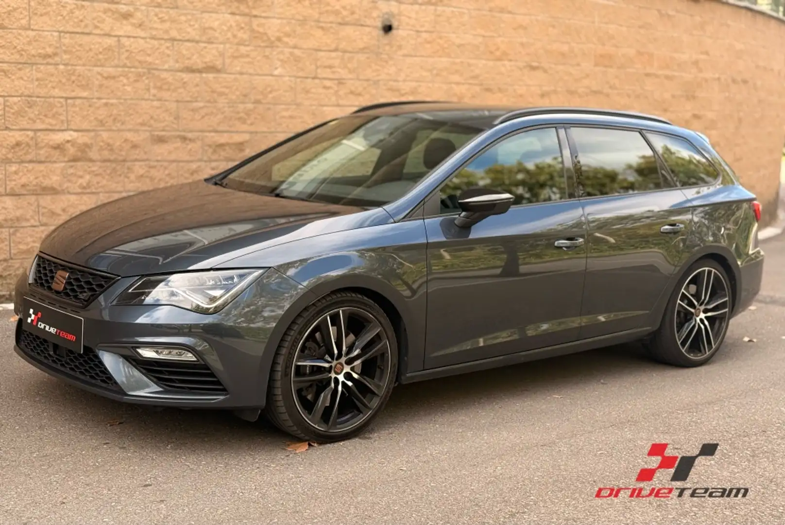 SEAT Leon ST 2.0 TSI S&S Cupra DSG7 290 Gris - 1