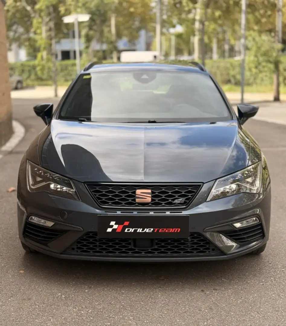 SEAT Leon ST 2.0 TSI S&S Cupra DSG7 290 Gris - 2