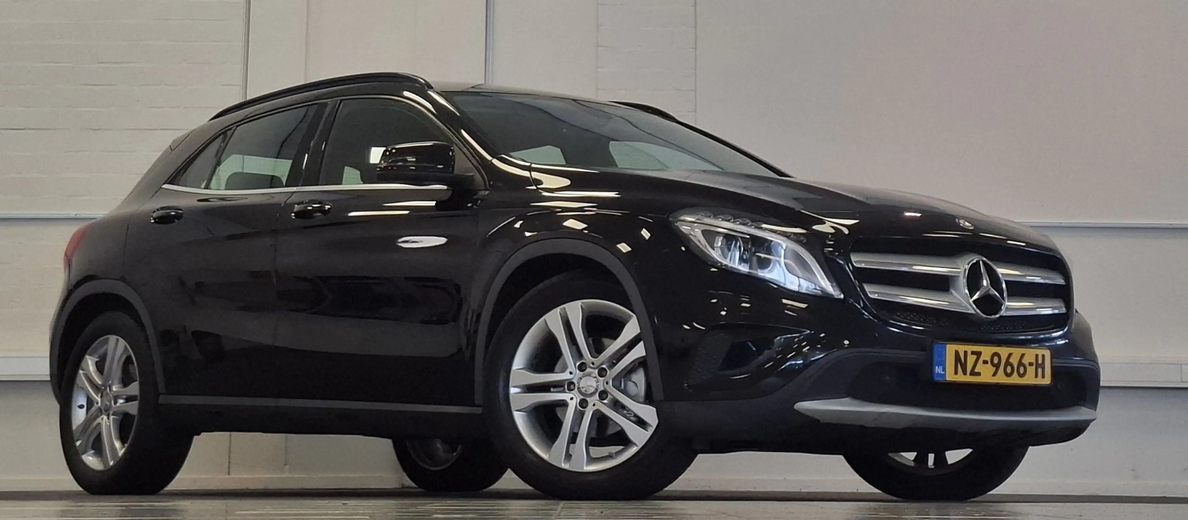 Mercedes-Benz GLA 200 Edition 1 Automaat Navi Xenon Leder Mooi! — photo 3