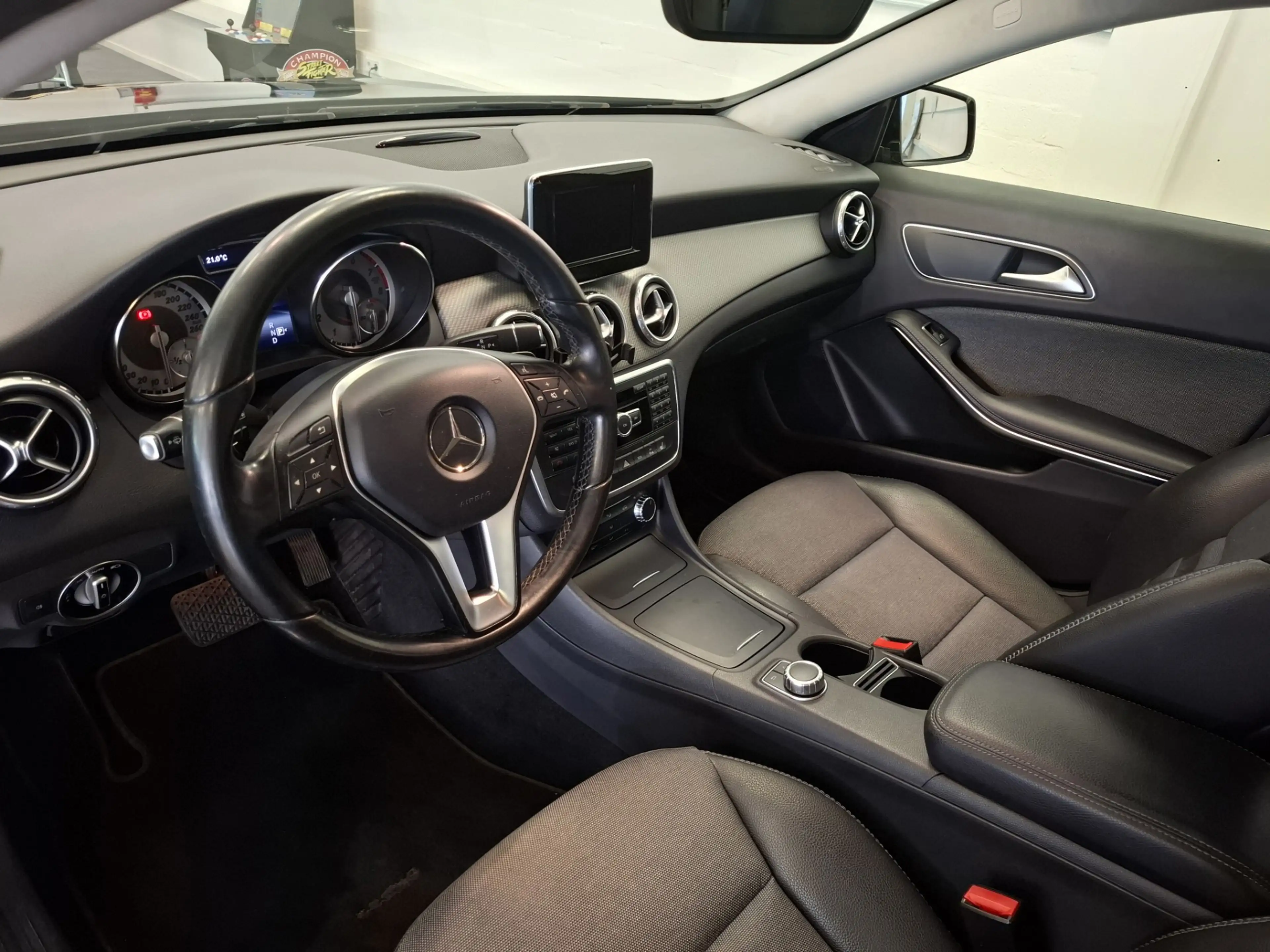 Mercedes-Benz GLA 200 Edition 1 Automaat Navi Xenon Leder Mooi! — photo 8