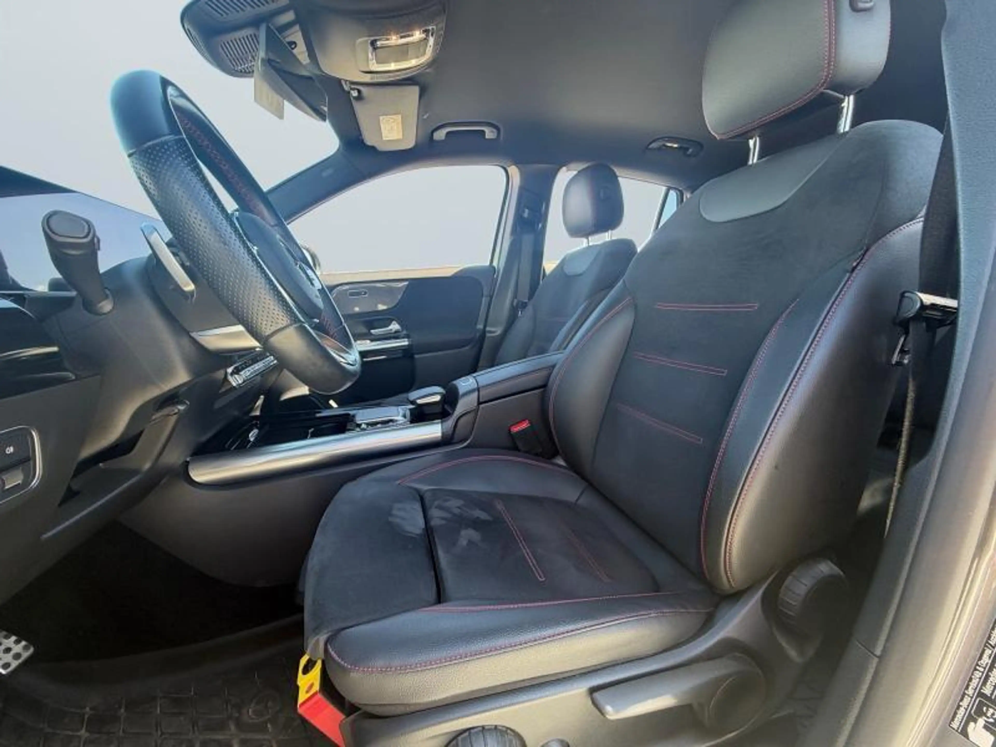Mercedes-Benz GLA 180 GLA 180D 116cv | pack amg | camera arr | bluetooth — photo 14