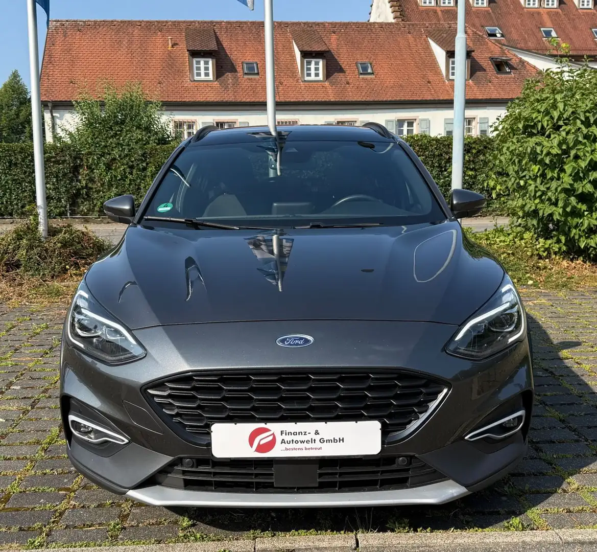 Ford Focus 1.5 Turnier Active X/Autom./Pano/AHK/LED Grau - 2