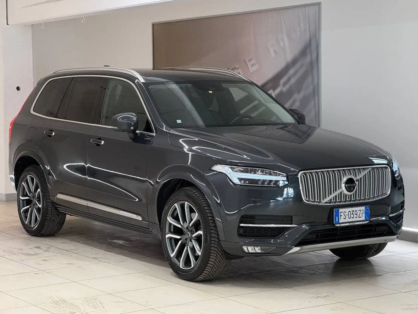 Volvo XC90 XC90 D5 AWD Geartronic 7 posti Inscription Grigio - 1